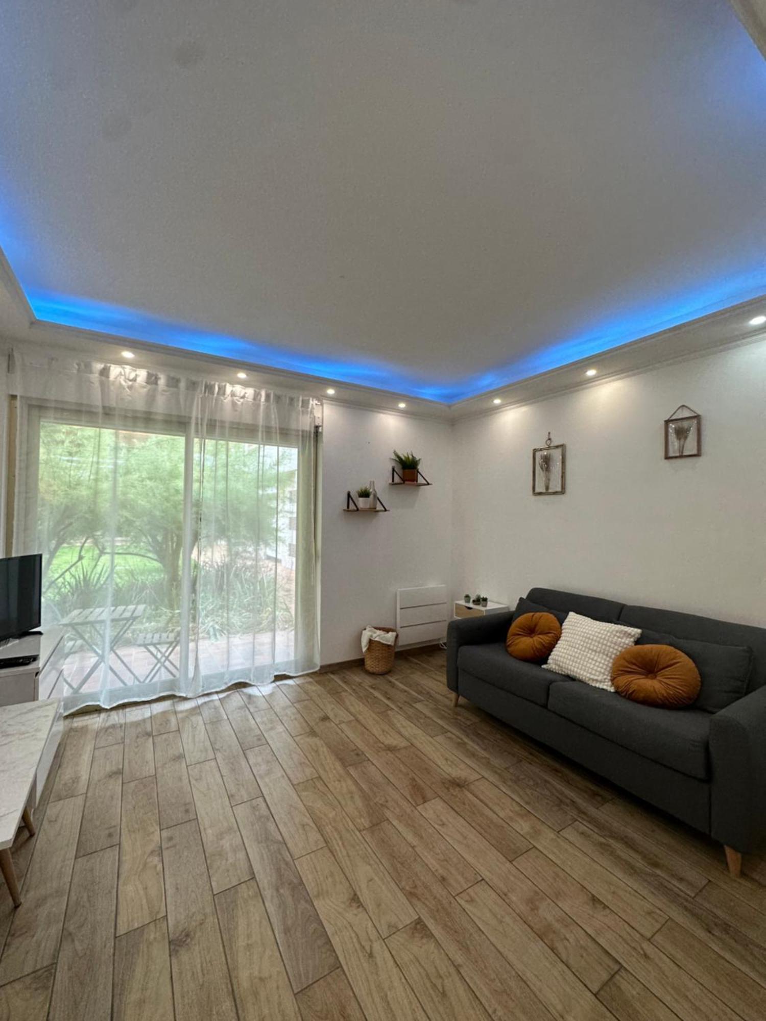 Apartment - Face